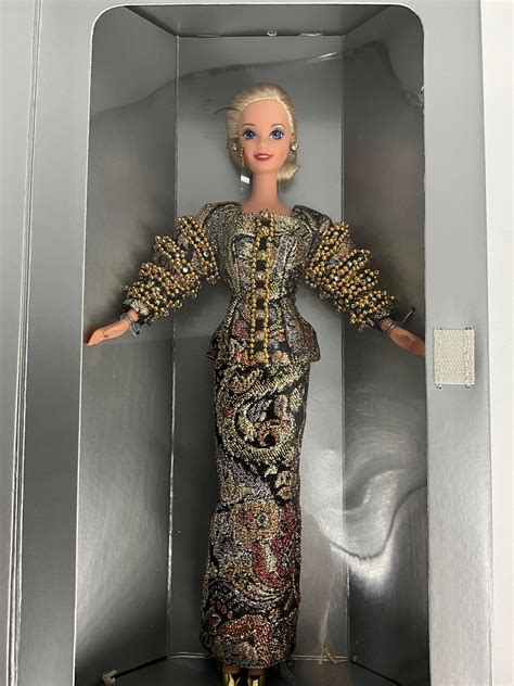 Christian Dior Barbie 1995 .